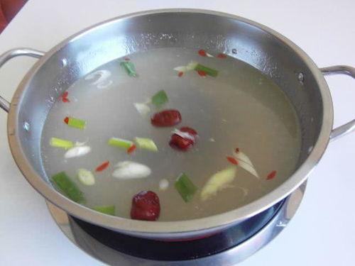 母女俩吃清汤瓜,温馨时光回味无穷