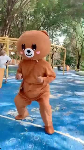 吃瓜小熊三喜,揭秘娱乐圈的甜蜜瓜田